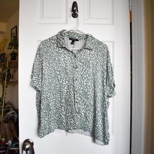 Forever 21 Green and White Oversized Shortsleeve Print Button Up Size Small